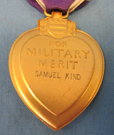 Slot brooch purple heart